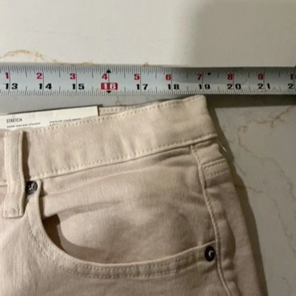 NEW American Eagle Super High Rise Straight Jeans Sz 18 stretch Cream